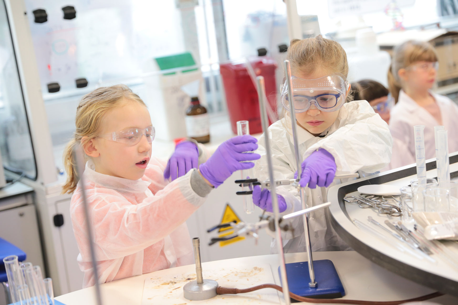 Advanced Science camps for children aged 9-14 with Richer Education in London
