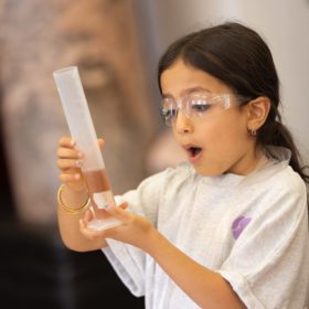 Science camps for children aged 4-8 in London.