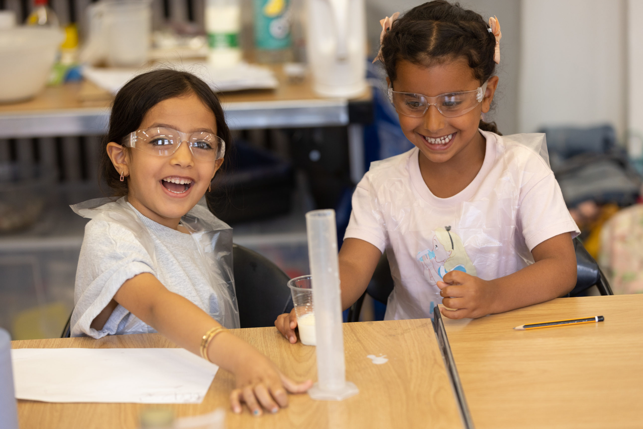 Science camps for children aged 4-8 with Richer Education in London